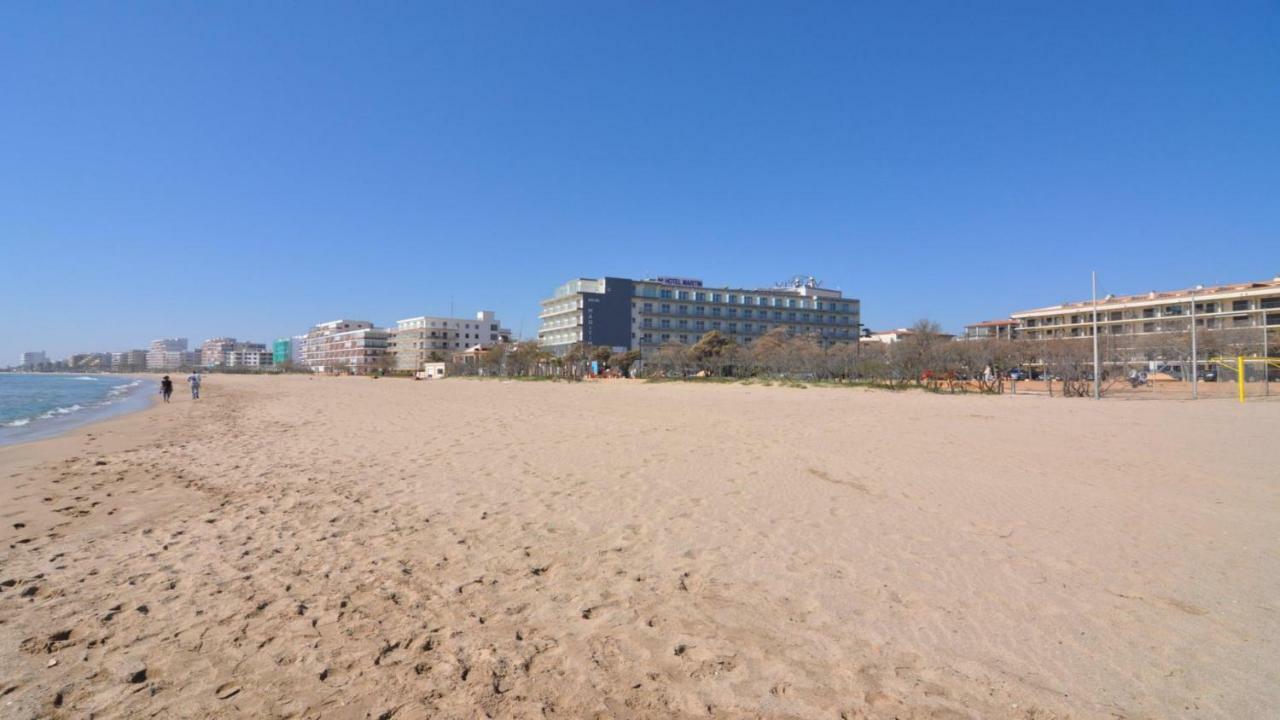 Roses Confort Beach Ev Milleni Bagian luar foto
